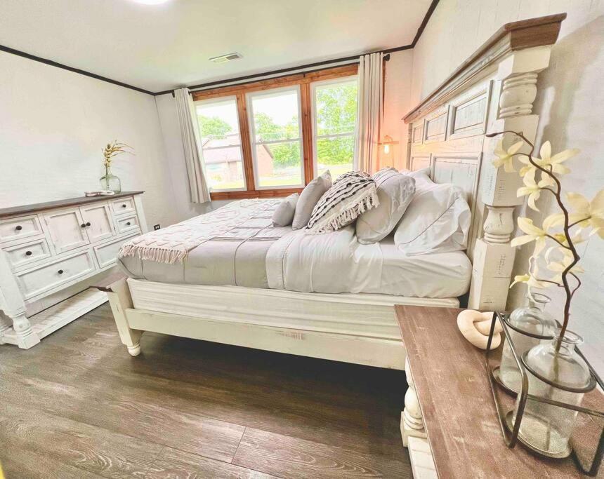 דלטון Small Rental For Couple Getaway מראה חיצוני תמונה