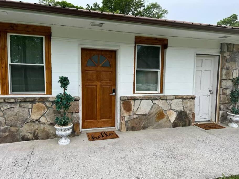 דלטון Small Rental For Couple Getaway מראה חיצוני תמונה